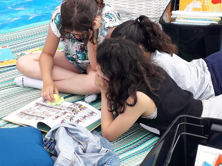 Lectures vagabondes à la Plage des Bas Sablons ©Médiathèque St-Malo