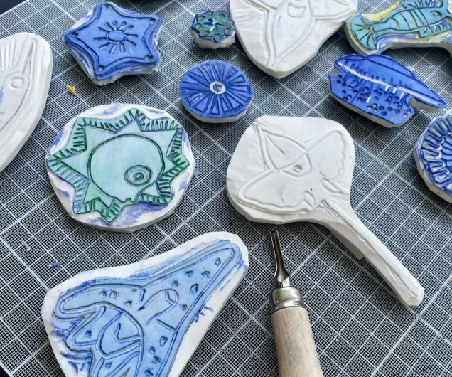 Peinture des moule avec motifs marins