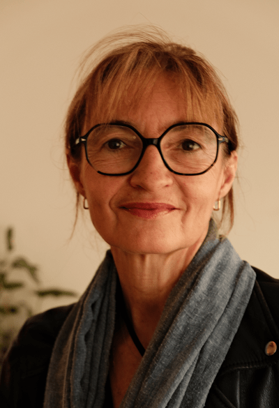 Photographie de la journaliste Anne-Flore Hervé